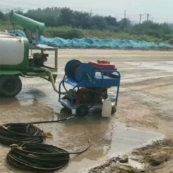 通信管道清洗機(jī)送貨至鄭州市惠濟(jì)區(qū)通信工程施工現(xiàn)場(chǎng)